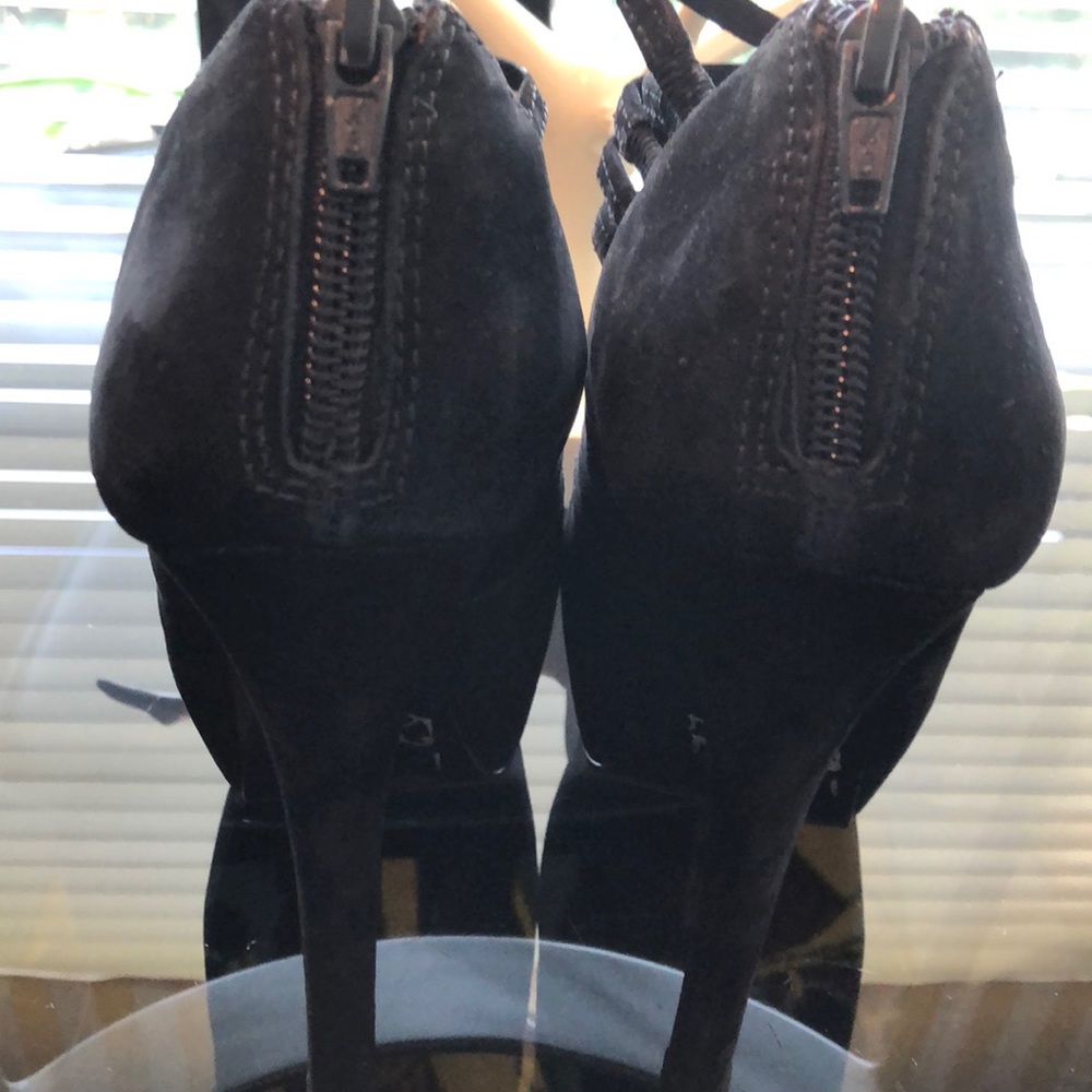 Shoes - Picture 3 of 4